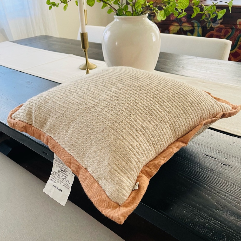 Hearth and hand accent pillow new